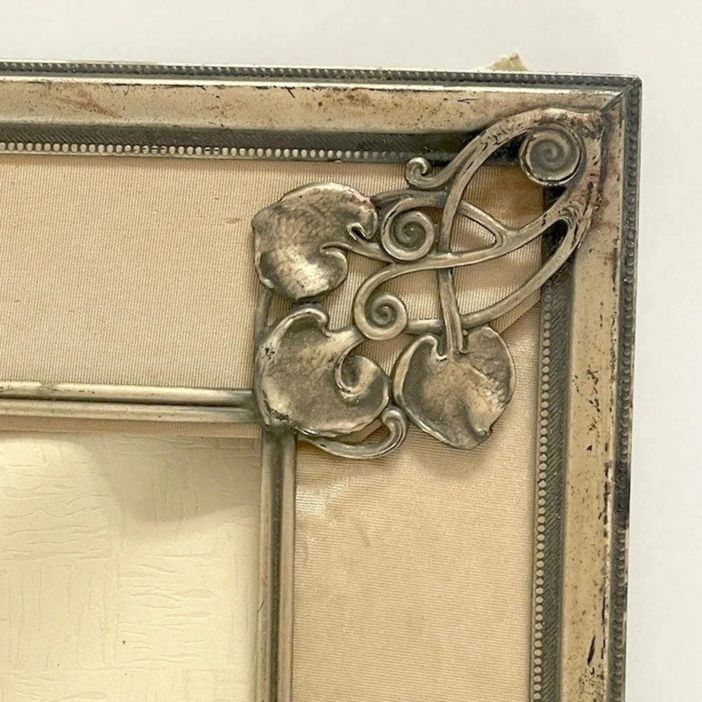 Vintage Art Nouveau Style Picture Frame Silver Ornate Floral Antique‎